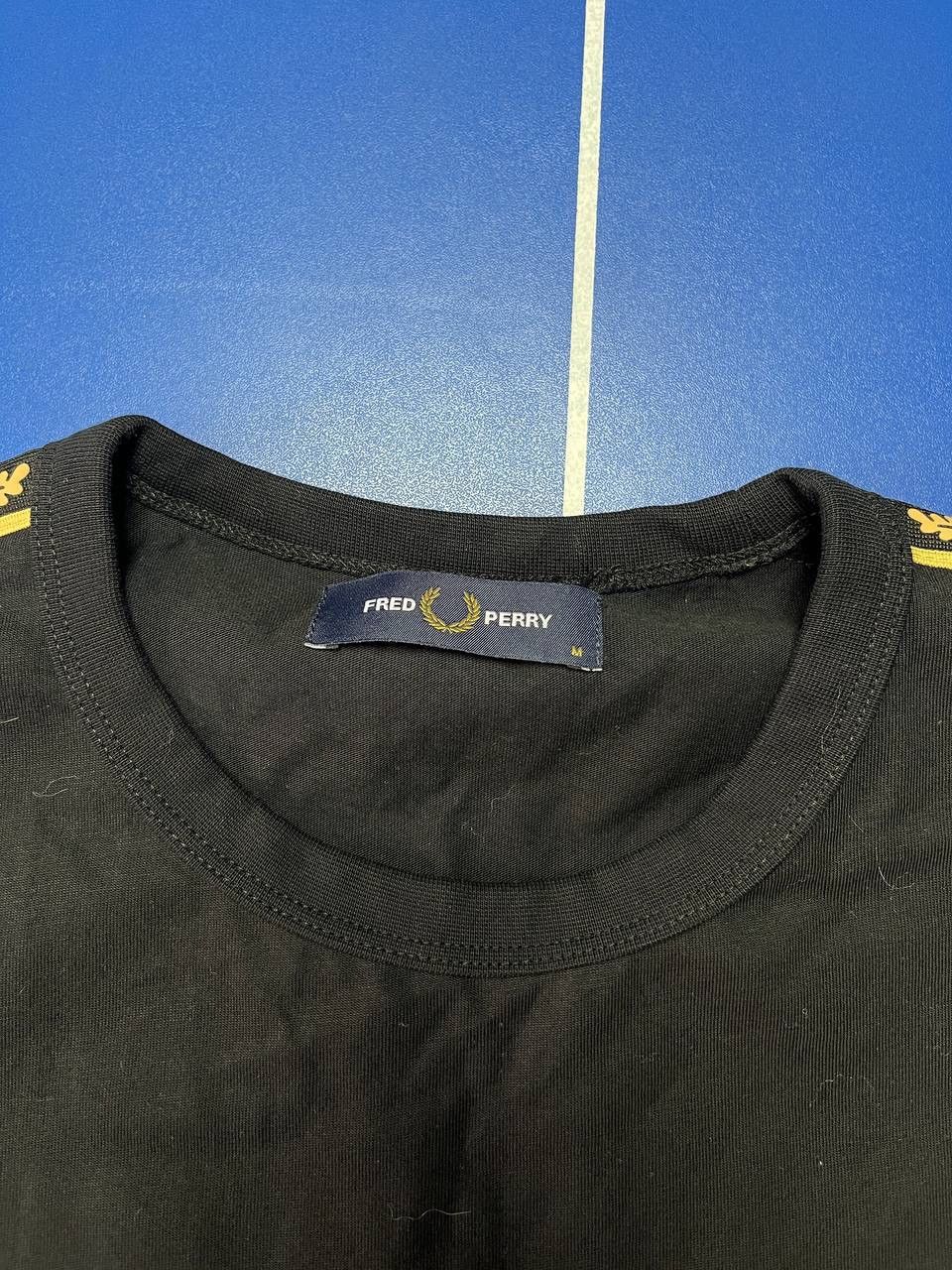 Fred Perry Fred Perry Black T-Shirt Laurel Wreath Taped Shoulder Gold Size US M / EU 48-50 / 2 - 5 Thumbnail