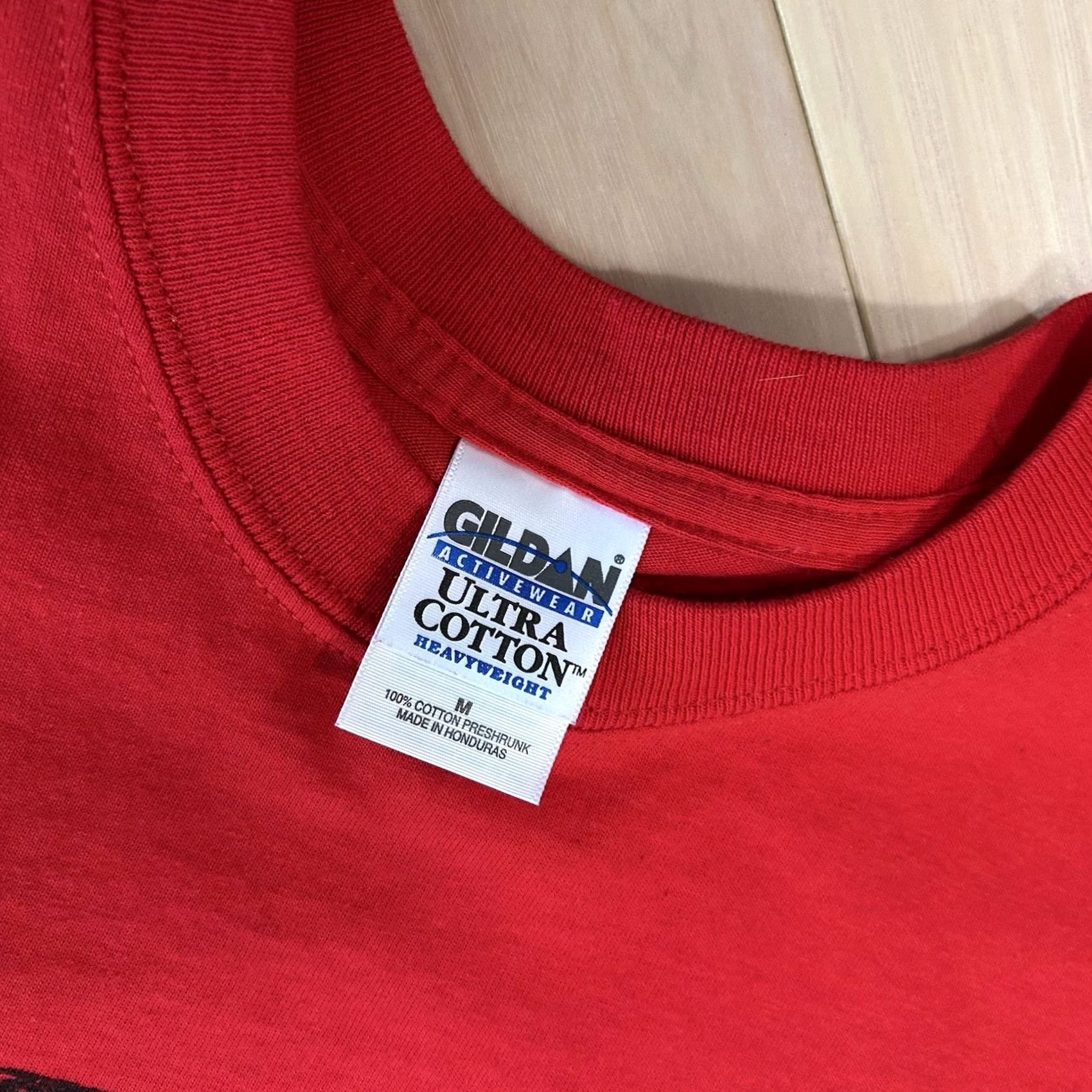 Gildan VINTAGE The White Stripes Famous Blood Pills Tee Red T-Shirt Short Sleeve Size Medium Mens Muscle? Size US M / EU 48-50 / 2 - 4 Thumbnail
