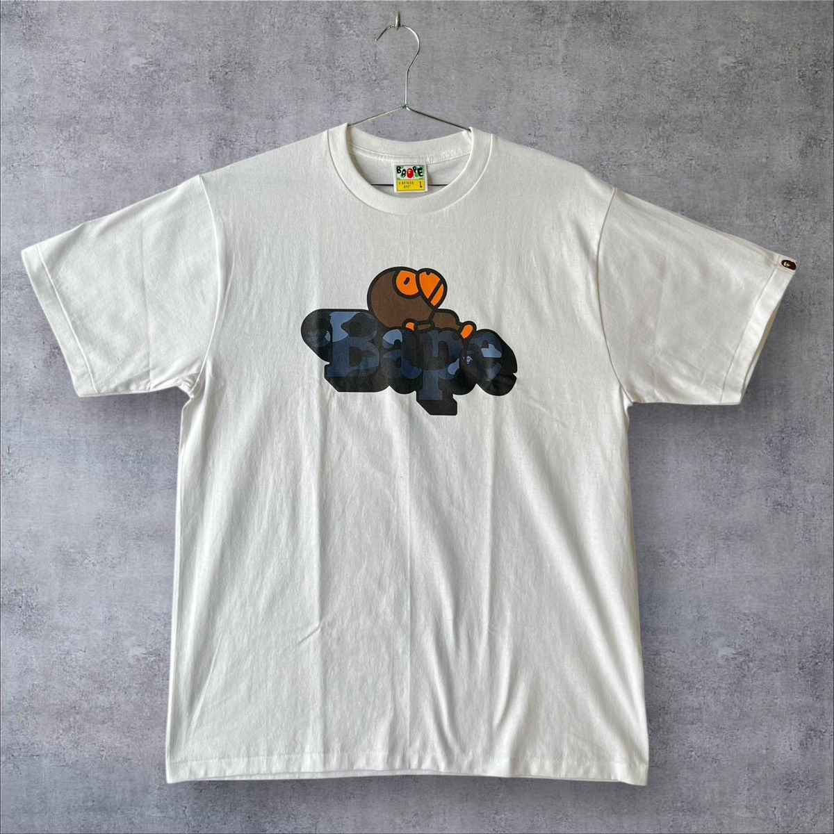 BRAND NEW BAPE COLOR CAMO MILO ON BAPE TEE WHITE/NAVY SIZE L