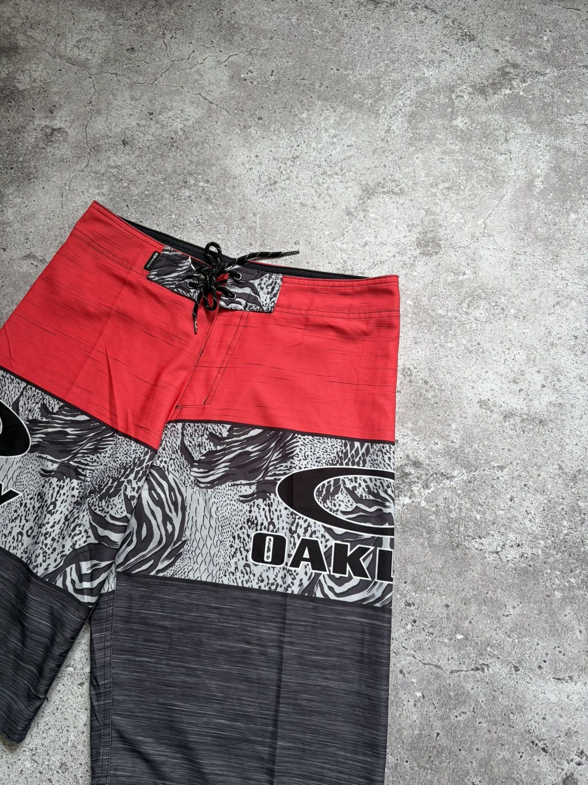 Oakley Oakley Board Serf Mens Shorts Size US 32 / EU 48 - 2 Thumbnail