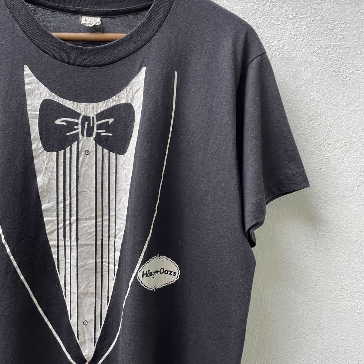 Vintage Vintage 80s Haagen Dazs Tuxedo Promo T-Shirt Single Stitch Size US M / EU 48-50 / 2 - 9 Thumbnail
