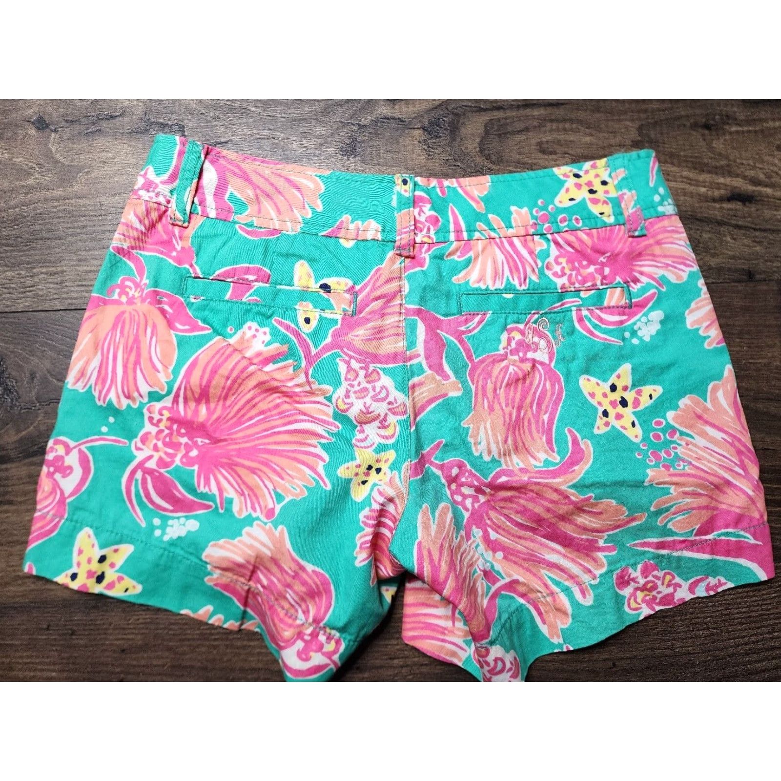 Lilly Pulitzer VINTAGE Lilly Pulitzer Shaggin Callahan Shorts Monogram Lagoon Green 00? Size 24" / US 00 / IT 34 - 2 Thumbnail