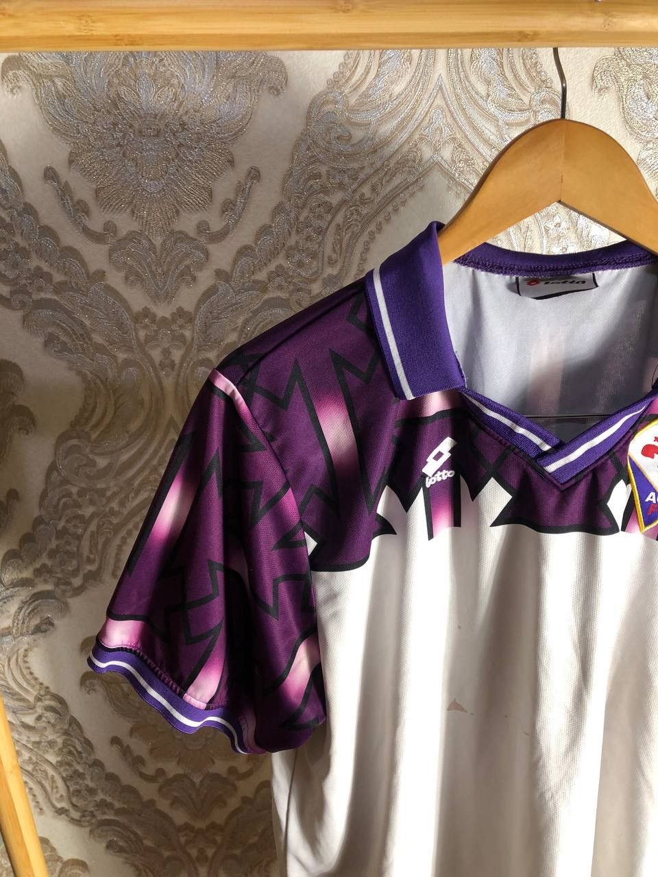 Vintage VERY RARE LOTTO FIORENTINA ITALY RETRO SOCCER JERSEY 90s Y2K Size US L / EU 52-54 / 3 - 3 Thumbnail