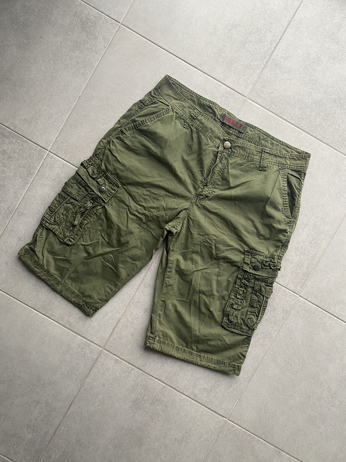 Vintage Vintage Cargo Shorts Size US 30 / EU 46 - 1 Thumbnail