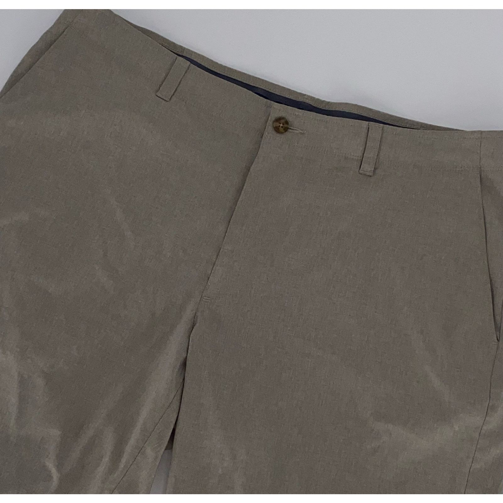 PGA Tour PGA Tour Mens Golf Shorts Size US 38 / EU 54 - 1 Thumbnail