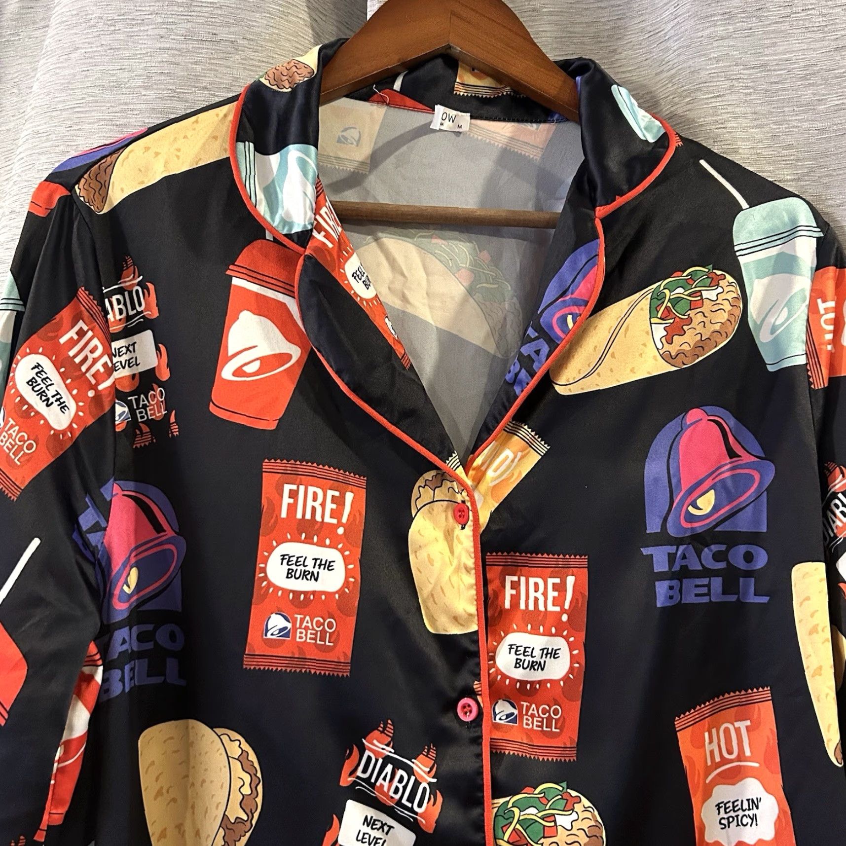 Bell Taco Bell Pajama Set Women’s M Satin Graphic Print Long Sleeve Button Up Multicolor Comfort Sleepwear Unbranded Unisex Adults Costume Size M / US 6-8 / IT 42-44 - 4 Thumbnail