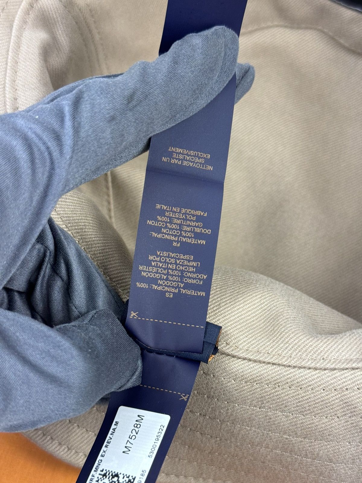 Louis Vuitton SURFIN MONOGRAM EXPLORER REVERSIBLE BUCKET HAT M7528M Size ONE SIZE - 11 Thumbnail