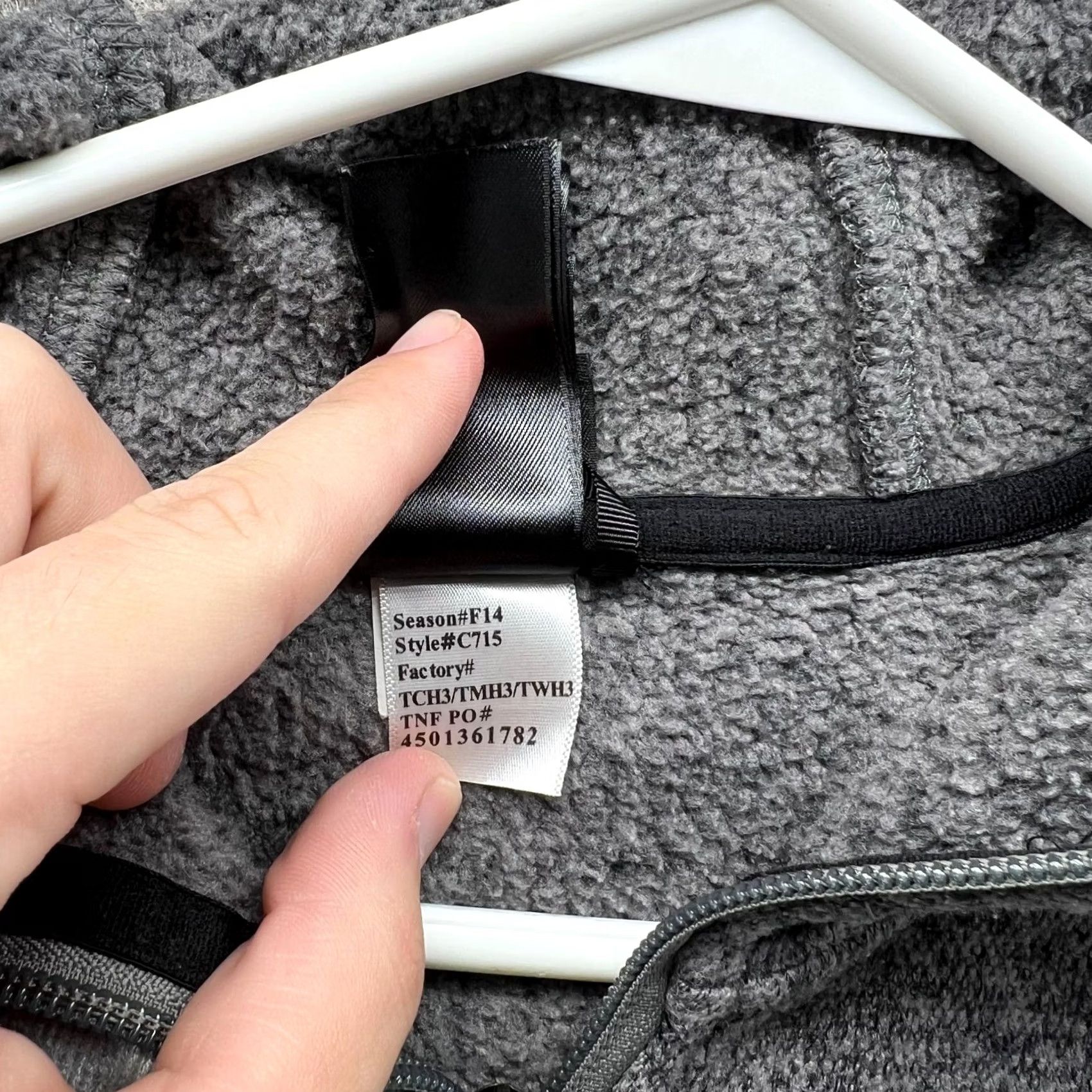 The North Face VINTAGE The North Face Hoodie Women Small Gray Fleece Full Zip Jacket Drawstring Ribbed Pattern: Solid, Logo, Size S / US 4 / IT 40 - 4 Thumbnail