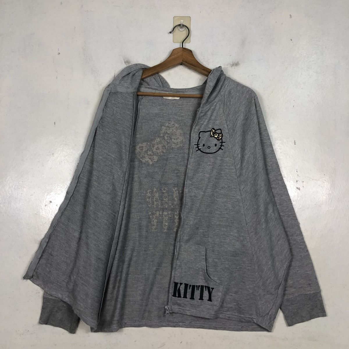 Japanese Brand 📌Zipper Jacket Sweater Hoodie Hello Kitty Cartoon Big Logo Size US L / EU 52-54 / 3 - 13 Thumbnail