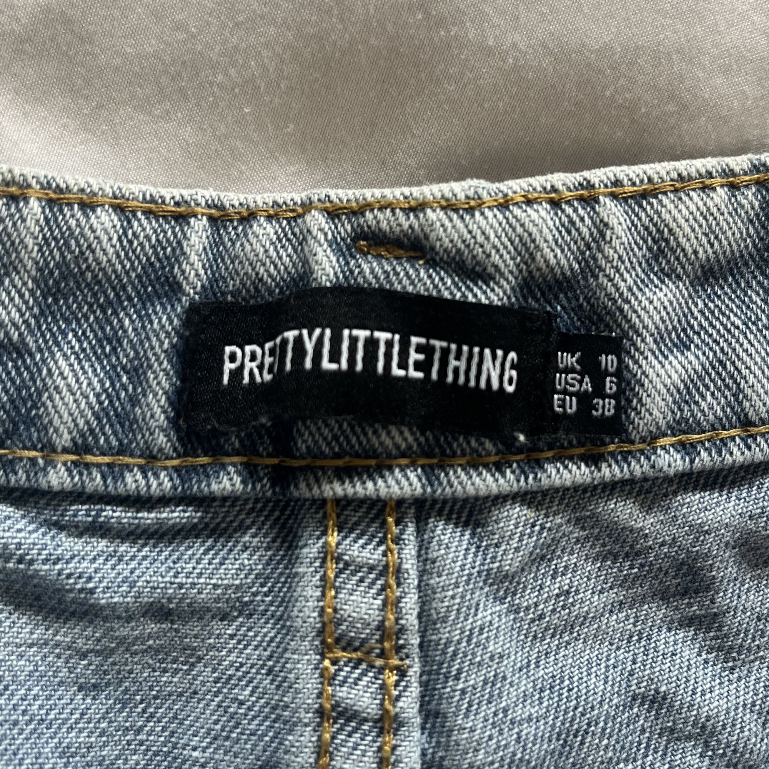 PrettyLittleThing PrettyLittleThing Booty Jean Shorts Size 28" / US 6 / IT 42 - 2 Thumbnail