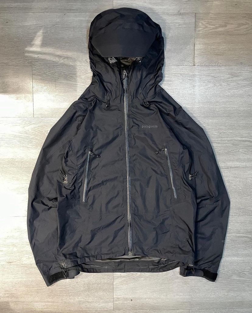 image of Patagonia Goretex Jacket in Black, Men's (Size Small)