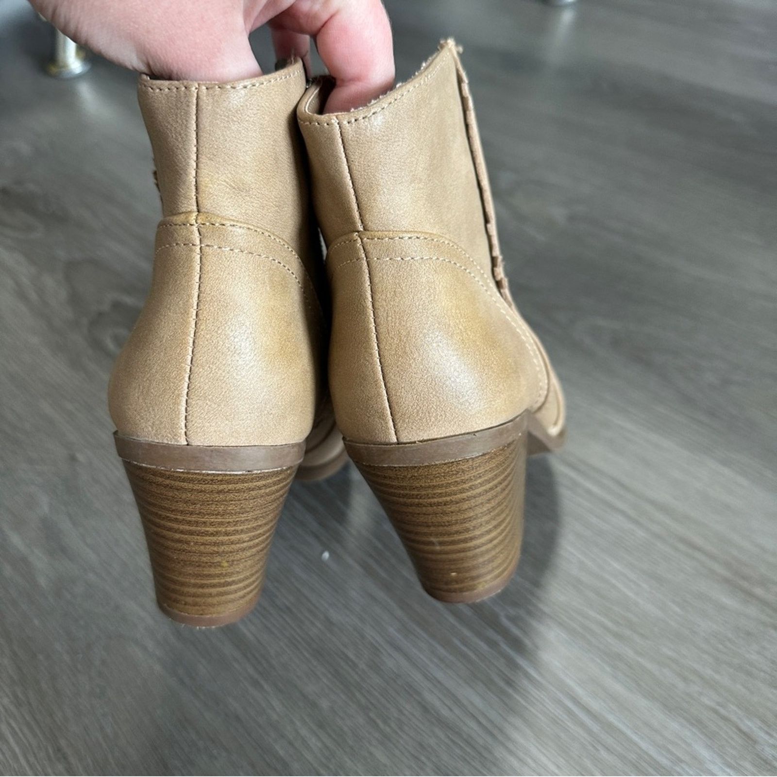 Sam Edelman Sam Edelman Leah Beige Fringe Side Zip Stacked Heel Booties Size US 7.5 / IT 37.5 - 6 Thumbnail