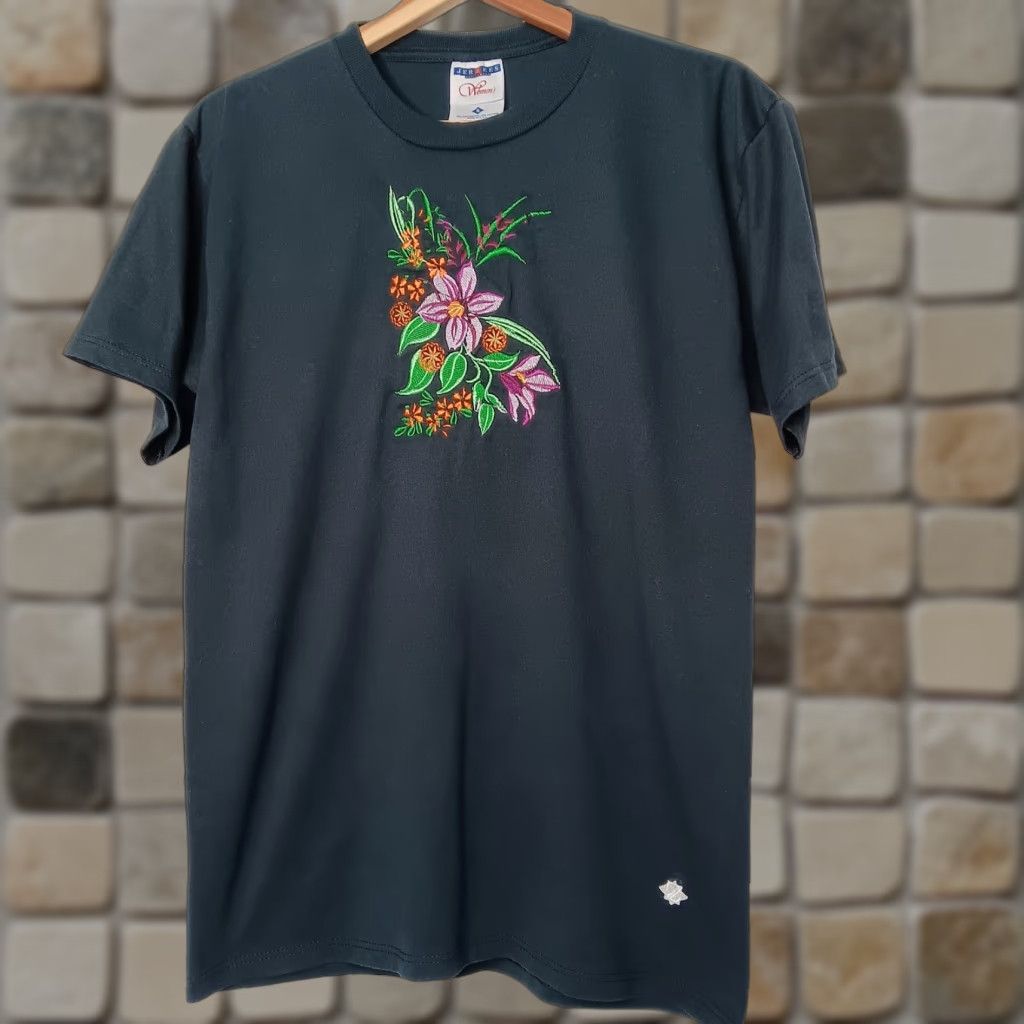 Jerzees VINTAGE Jerzees T-Shirt Women Small Black Floral Cottagecore Retro Casual USA Size S / US 4 / IT 40 - 1 Thumbnail