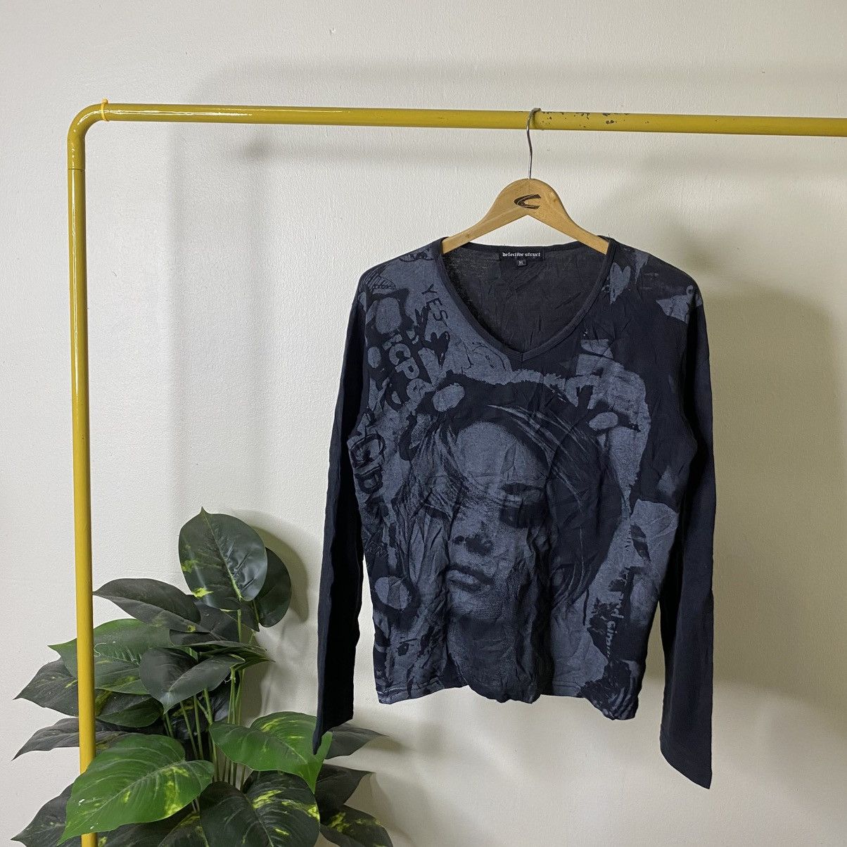 Defective Struct Sexy Woman Graphic Hysteric Glamour Gothic Grunge LS Tshirt Size US M / EU 48-50 / 2 - 1 Thumbnail