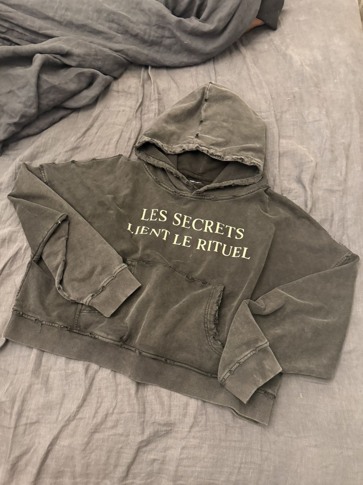 Other Tide Ritual Les Secrets Lient le Rituel (First Edition) Size S / US 4 / IT 40 - 2 Thumbnail