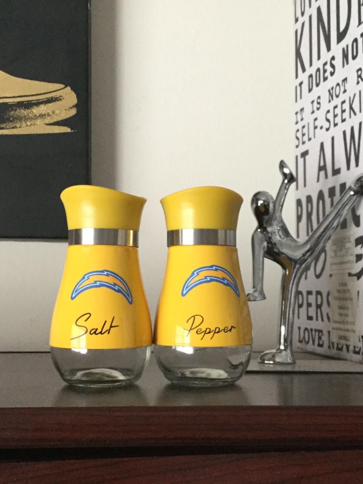 The Unbranded Brand San Diego Stainless Steel Salt & Pepper Shaker Set Size ONE SIZE - 1 Preview