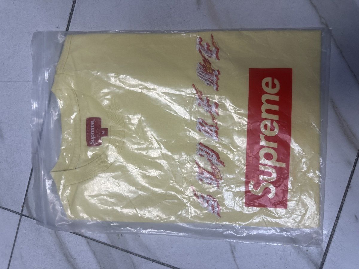 Supreme Supreme Flames Short-sleeve Top (pale yellow) Size US M / EU 48-50 / 2 - 4 Thumbnail
