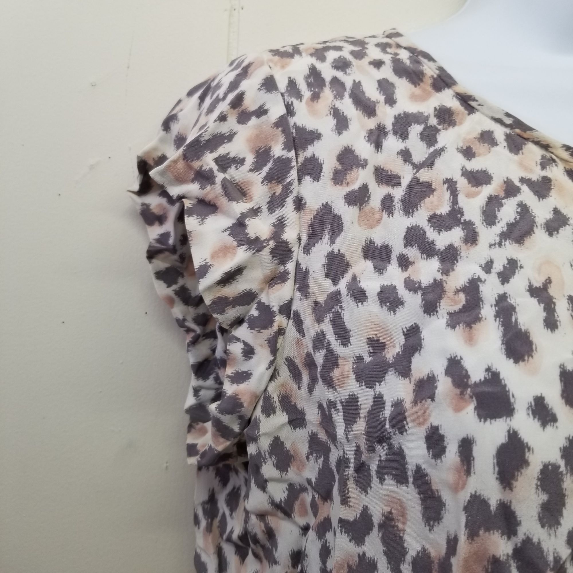 Joie Joie XS IVA Top Animal Print Silk Blouse Button Down Cap Sle Size XS / US 0-2 / IT 36-38 - 7 Thumbnail