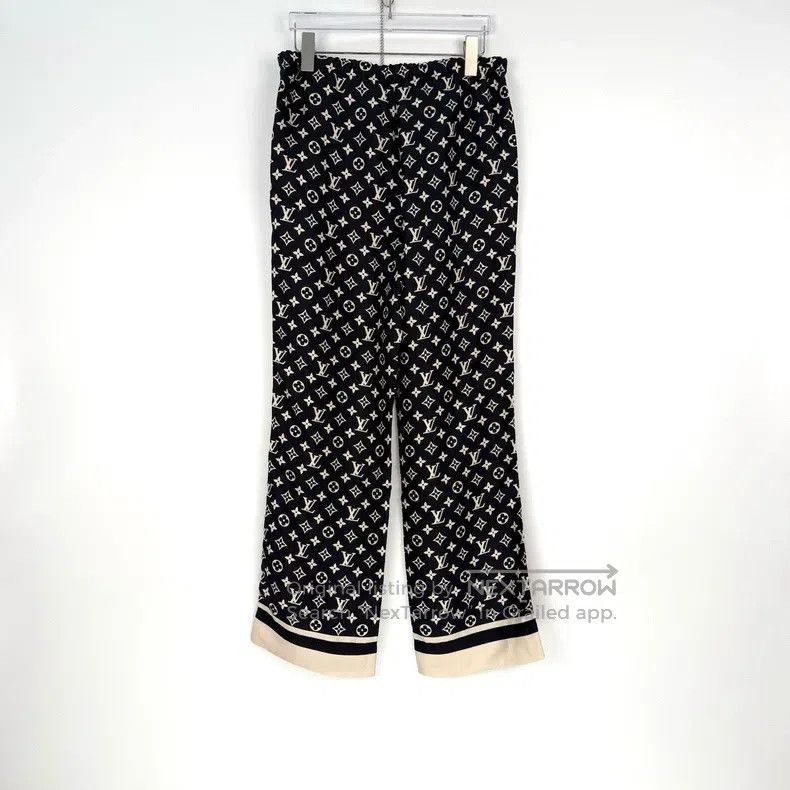 Louis Vuitton Louis Vuitton Black presbyopic full-print silk trousers Size US 36 / EU 52 - 4 Thumbnail
