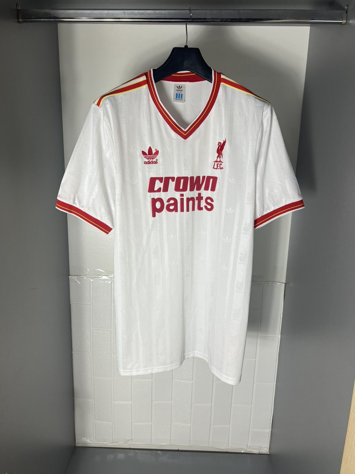 Vintage VERY RARE ADIDAS FC LIVERPOOL ENGLAND SOCCER JERSEY RETRO Size US M / EU 48-50 / 2 - 2 Thumbnail