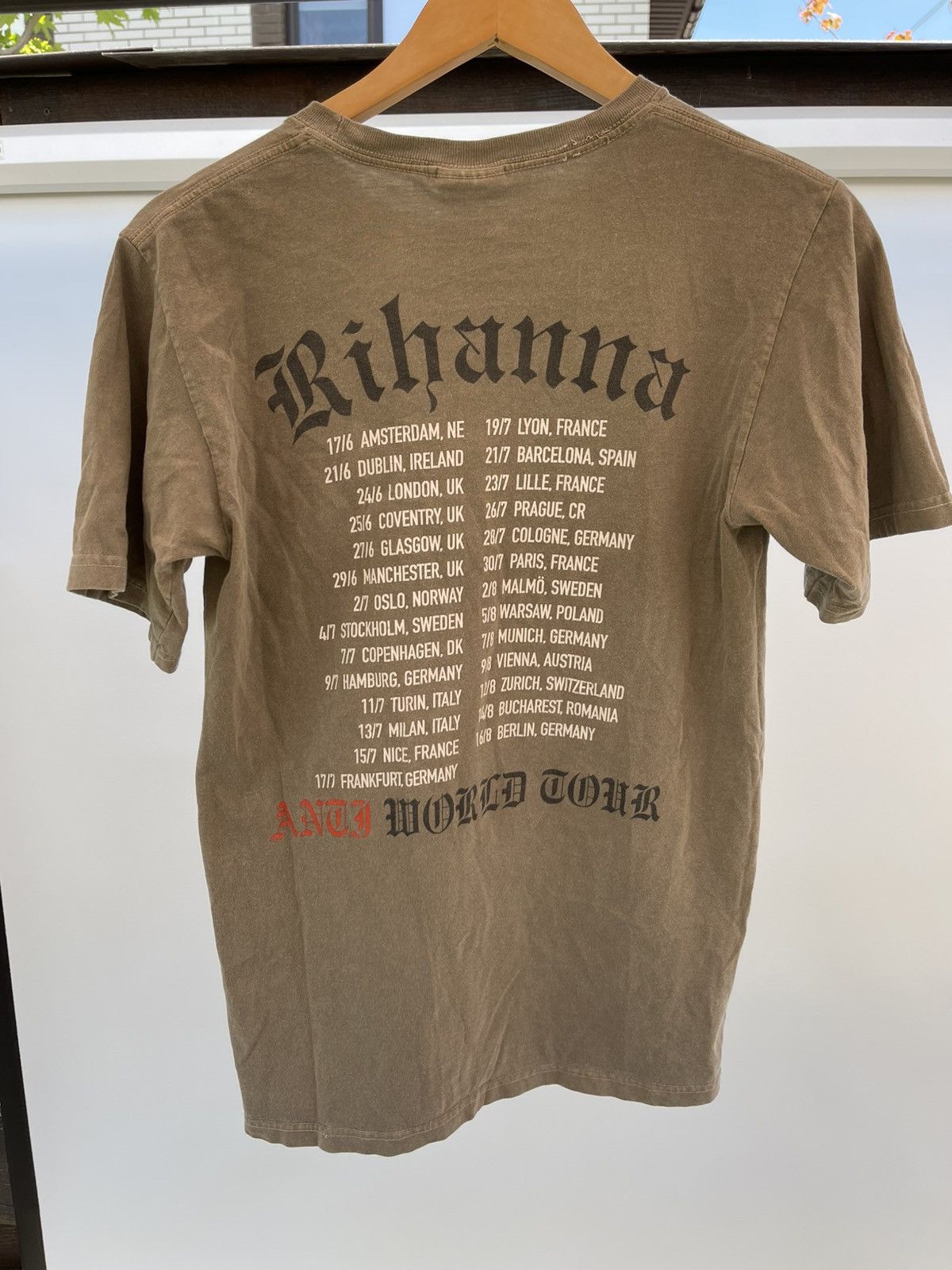 Rihanna 2016 Rihanna Anti World Tour t-shirt Size US S / EU 44-46 / 1 - 10 Thumbnail