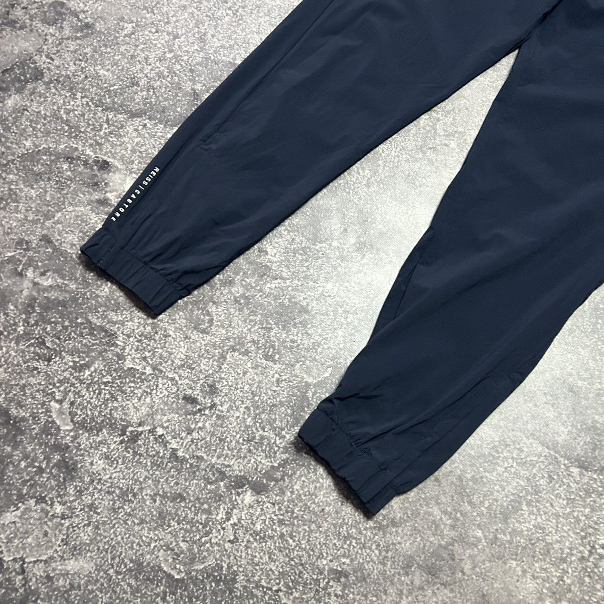 Reiss Designer Reiss x Castore Basic nylon sport pants size L Size US 34 / EU 50 - 3 Thumbnail