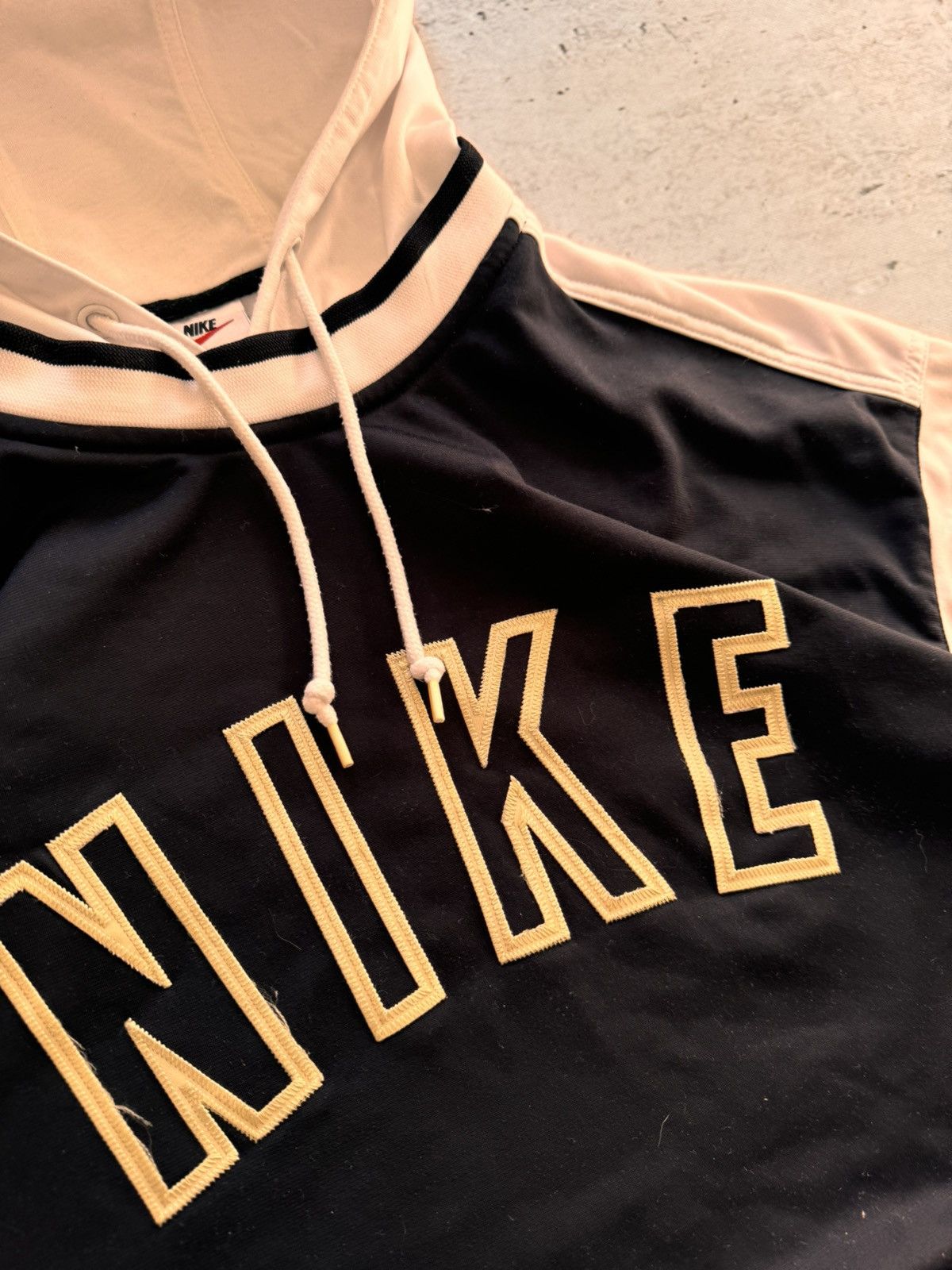 Nike × Vintage NIKE VINTAGE CENTER LOGO OVERSIZE BOXY HOODIE Size US L / EU 52-54 / 3 - 5 Thumbnail