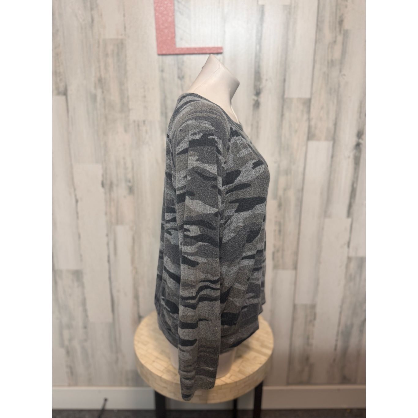 Buffalo David Bitton Buffalo David Bitton Gray Camo Lightweight Knit Sweater Wome Size L / US 10 / IT 46 - 5 Thumbnail