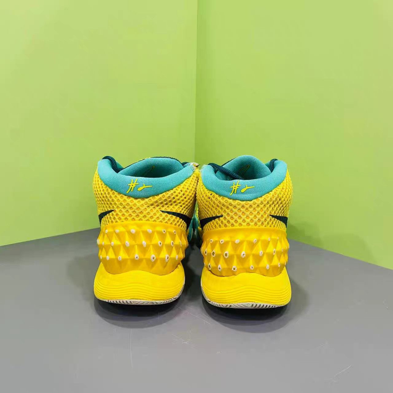 Nike Nike Kyrie 1 Basketball Shoes K15 Size US 12 / EU 45 - 6 Thumbnail