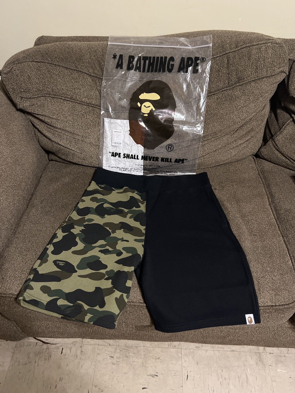 Bape 1st Camo Shark Sweat Shorts Size US 33 - 2 Thumbnail