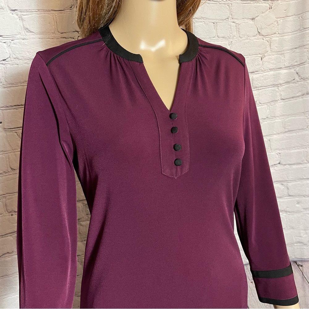 Karl Lagerfeld NWT New KARL LAGERFELD Splitneck Long Sleeve Button Purple Size XXS / US 00 / IT 34 - 6 Thumbnail
