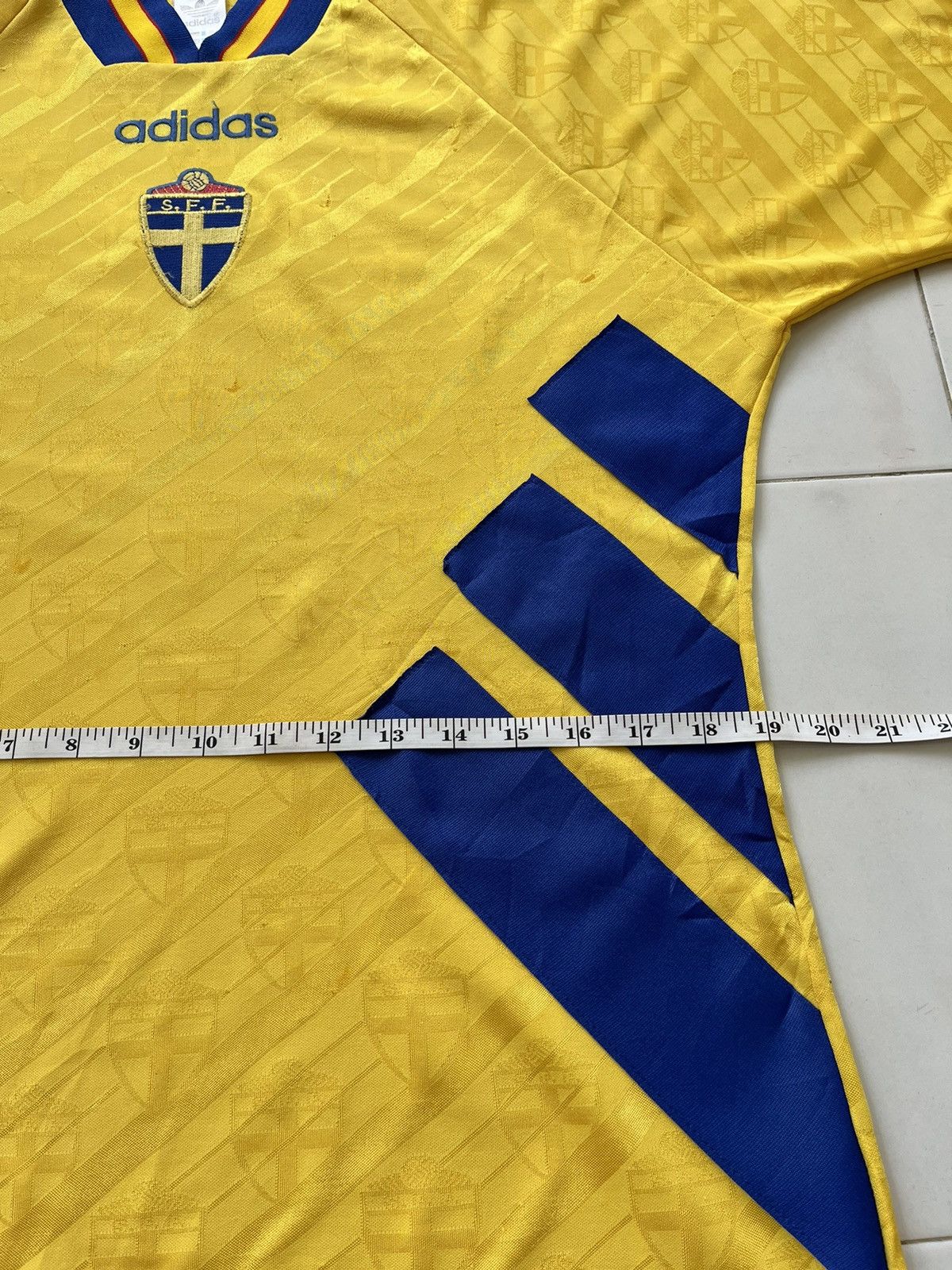 Adidas Sweden 1994/1996 Home ( Golden Generation ) Size US M / EU 48-50 / 2 - 21 Thumbnail