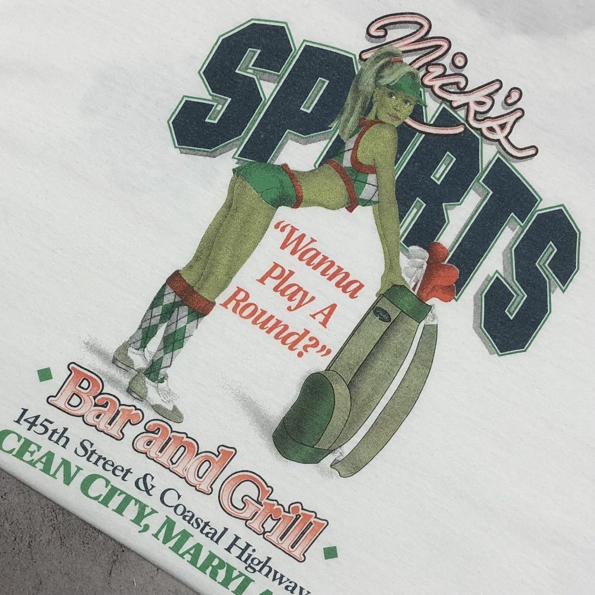 Vintage 2000 Nicks Sports Bar Grill 5th Annual Collectors Edition T Size US L / EU 52-54 / 3 - 7 Thumbnail