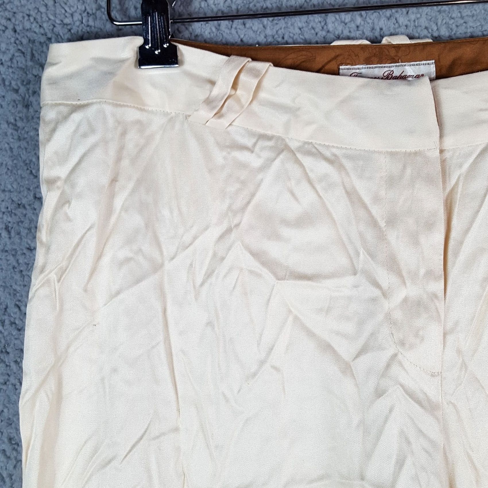 Tommy Bahama VINTAGE Tommy Bahama Capri Pants Women's Size 12 Silk Wide-Leg Capris 2000s Relaxed Fit Beige Size 24" / US 00 / IT 34 - 3 Thumbnail