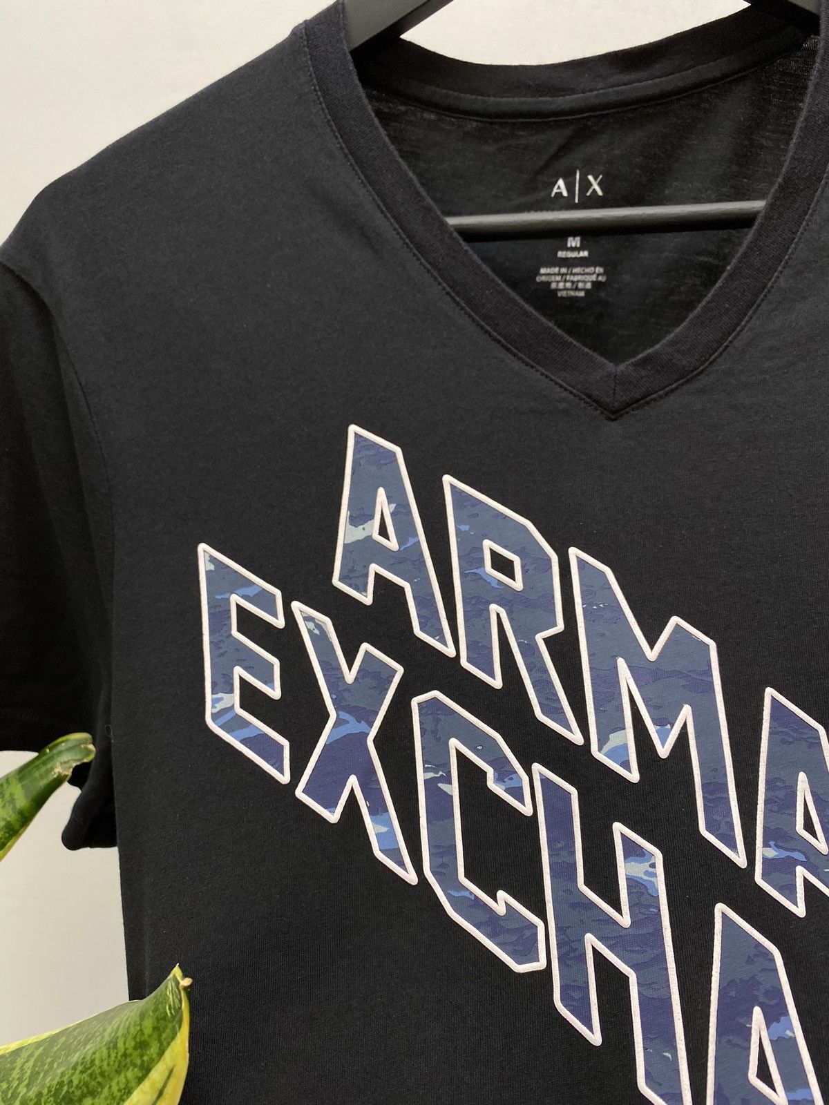 Giorgio Armani Armani Exchange Big Logo V Neck T Shirt Size US M / EU 48-50 / 2 - 9 Thumbnail