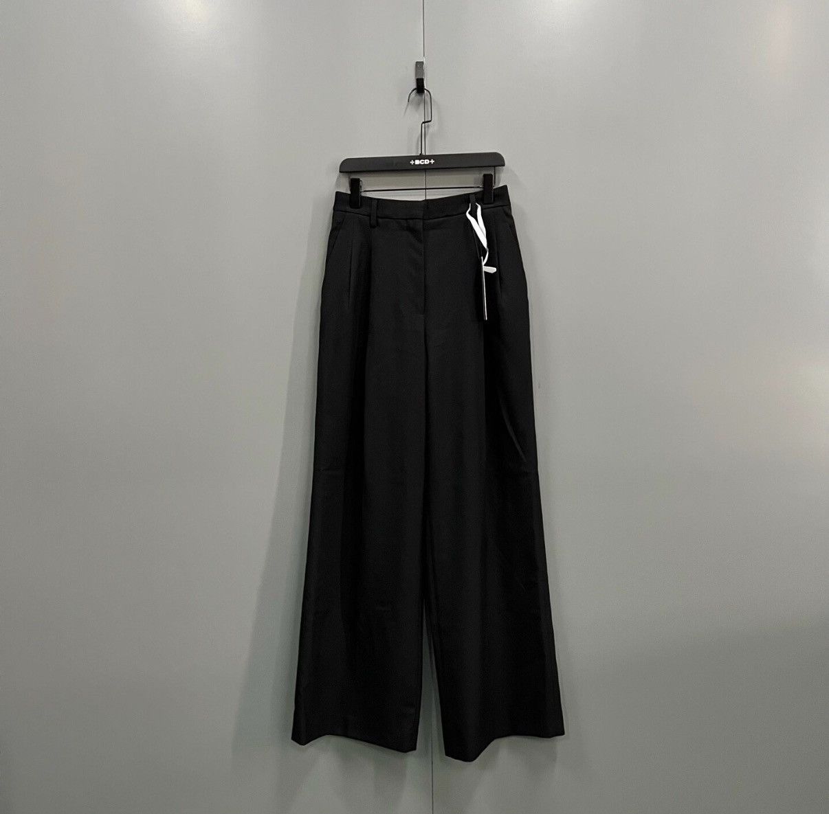 Burberry Burberry Black Wide-leg Trousers J41 Size 26" / US 2 / IT 38 - 1 Thumbnail