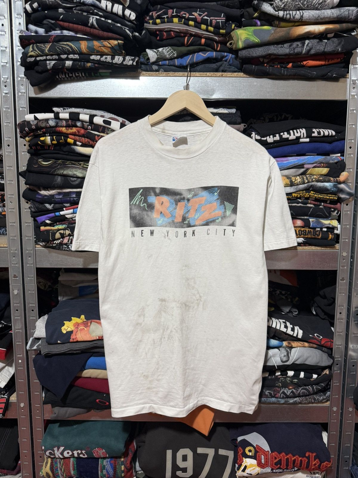Vintage Vintange RITZ NYC CLUB 7TH ANNIVERSARY Celebration T-Shirt Size US XL / EU 56 / 4 - 1 Thumbnail