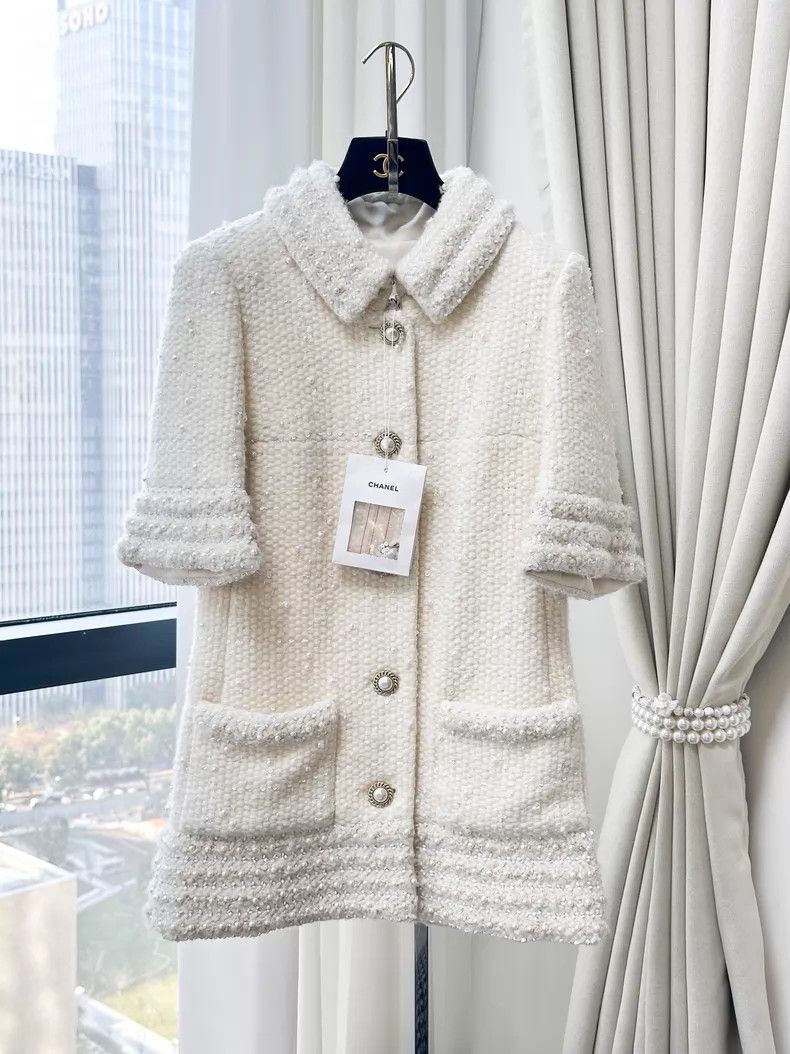 Chanel Chanel Beige heavy industry wool stud beaded sequin dress Size XXS / US 00 / IT 34 - 1 Thumbnail