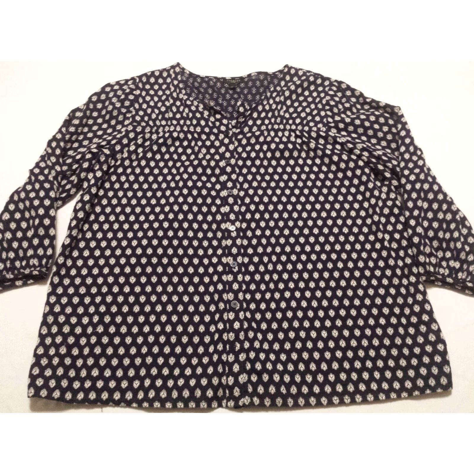 Talbots Talbots Shirt Geometric Button-Front 3/4 Sleeve Blue Round Neck Petite Medium Womens Size M / US 6-8 / IT 42-44 - 3 Thumbnail