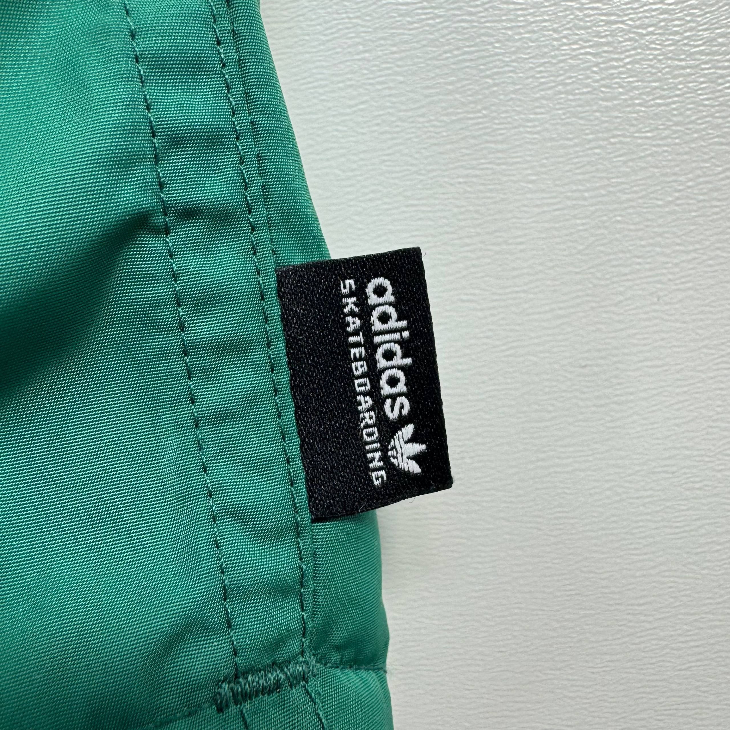 Adidas New Adidas Originals Reversible Vest CE1806 Mens Size XL Size US XL / EU 56 / 4 - 3 Thumbnail