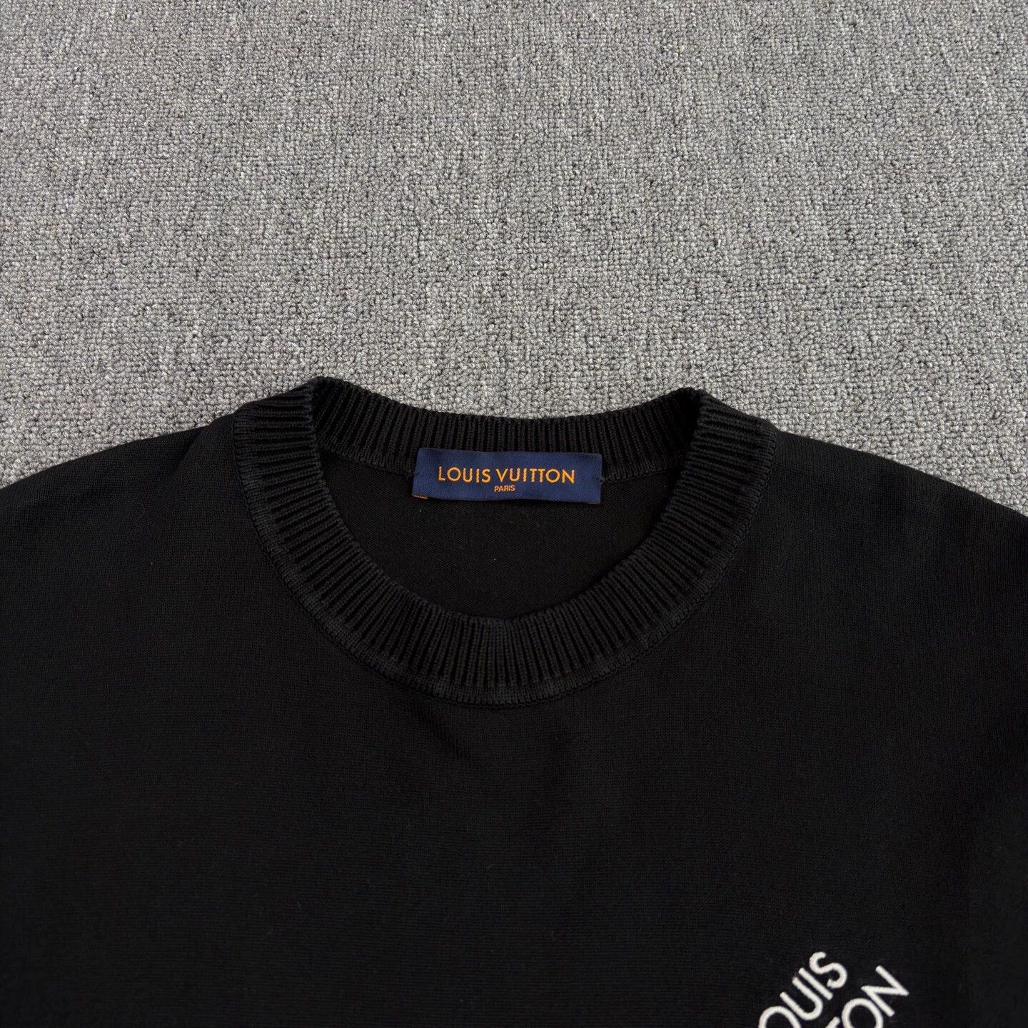 Louis Vuitton LV Embroidered Logo Black Short-Sleeve L 99 New Size US L / EU 52-54 / 3 - 3 Thumbnail