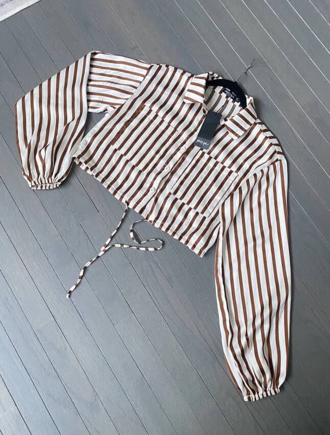 Nasty Gal NWT Nasty Gal Front Tie Striped Crop Silky Shirt Size Small Size S / US 4 / IT 40 - 2 Thumbnail