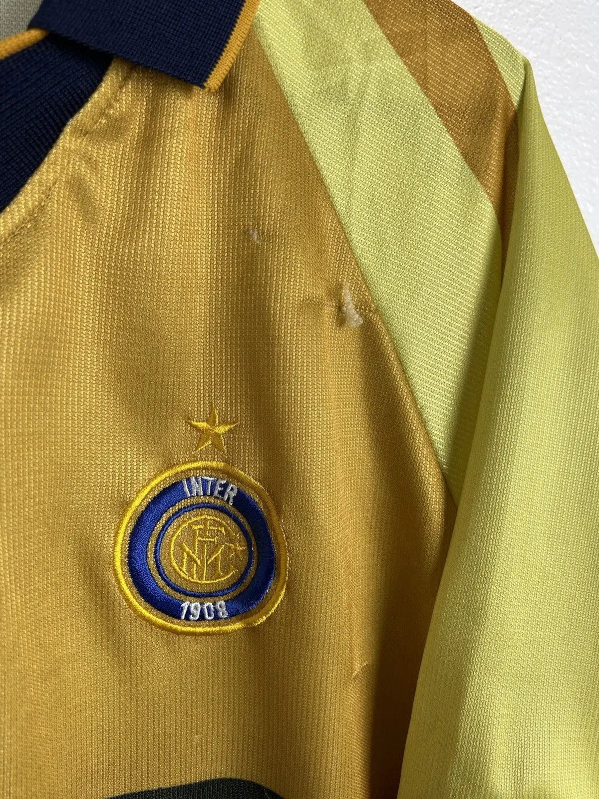 Vintage 00s Vintage Inter Milan Licensed Replica Jersey In Yellow Size US L / EU 52-54 / 3 - 4 Thumbnail