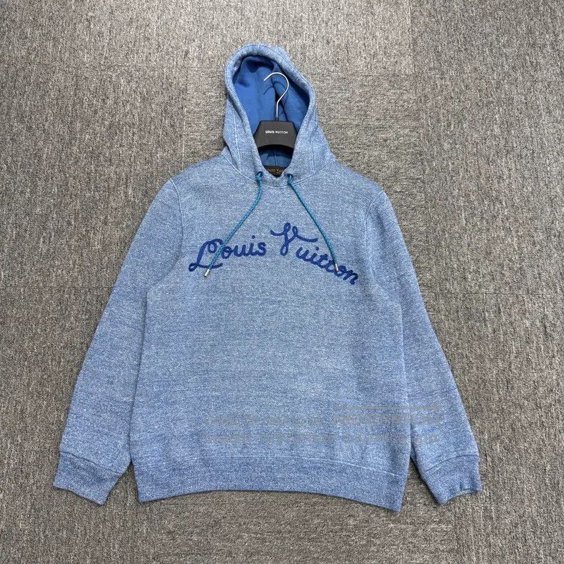 Louis Vuitton Louis Vuitton Embroidered monogram hooded sweatshirt Size US S / EU 44-46 / 1 - 1 Thumbnail