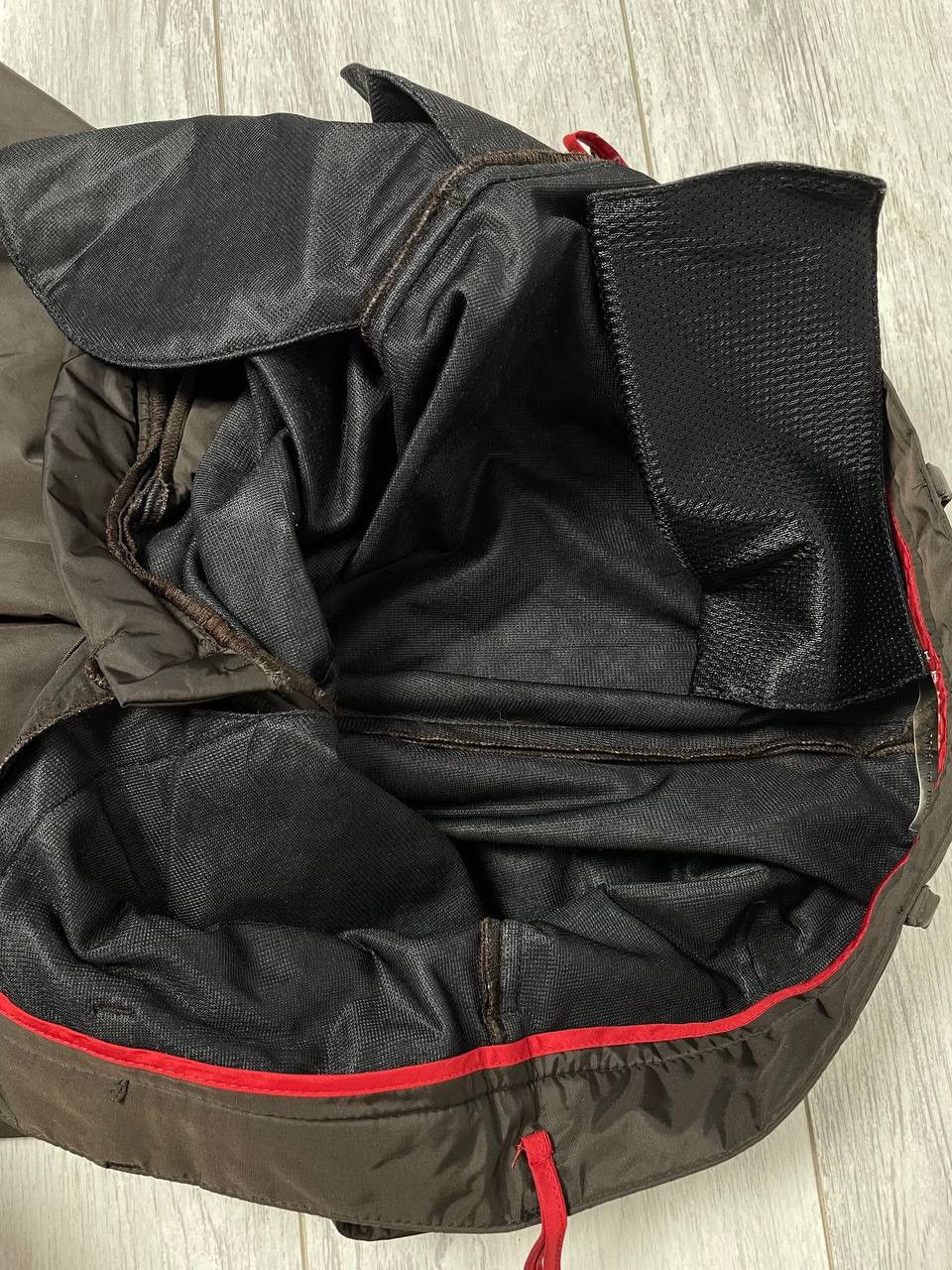 Prada Prada Women insulated pants nylon casual Old money style Size US 30 / EU 46 - 18 Thumbnail