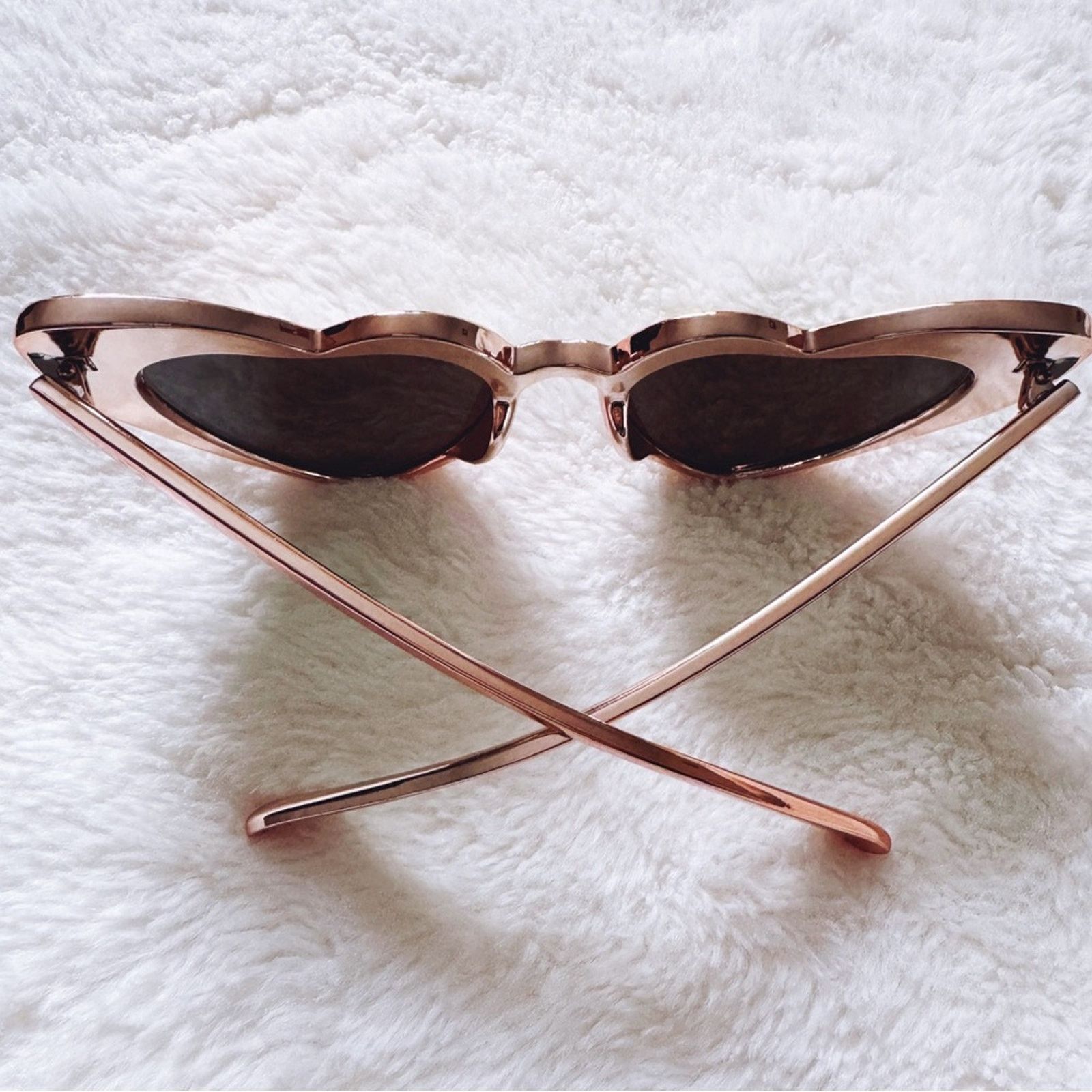 Other Addison Gold Heart-Shaped Sunglasses Size ONE SIZE - 10 Thumbnail