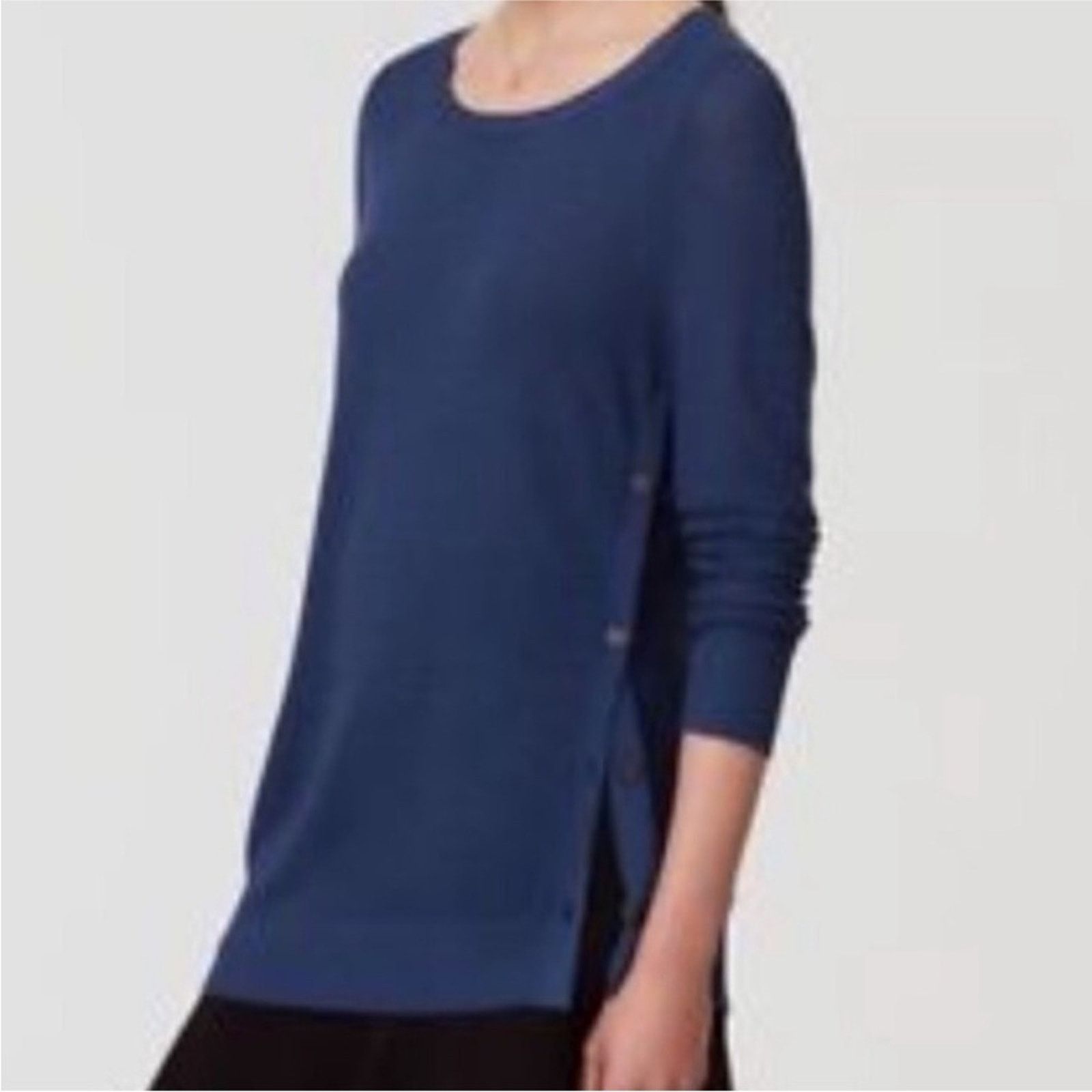 Loft Ann Taylor LOFT Blue Sweater with Side Buttons, EUC Medium Size M / US 6-8 / IT 42-44 - 2 Thumbnail