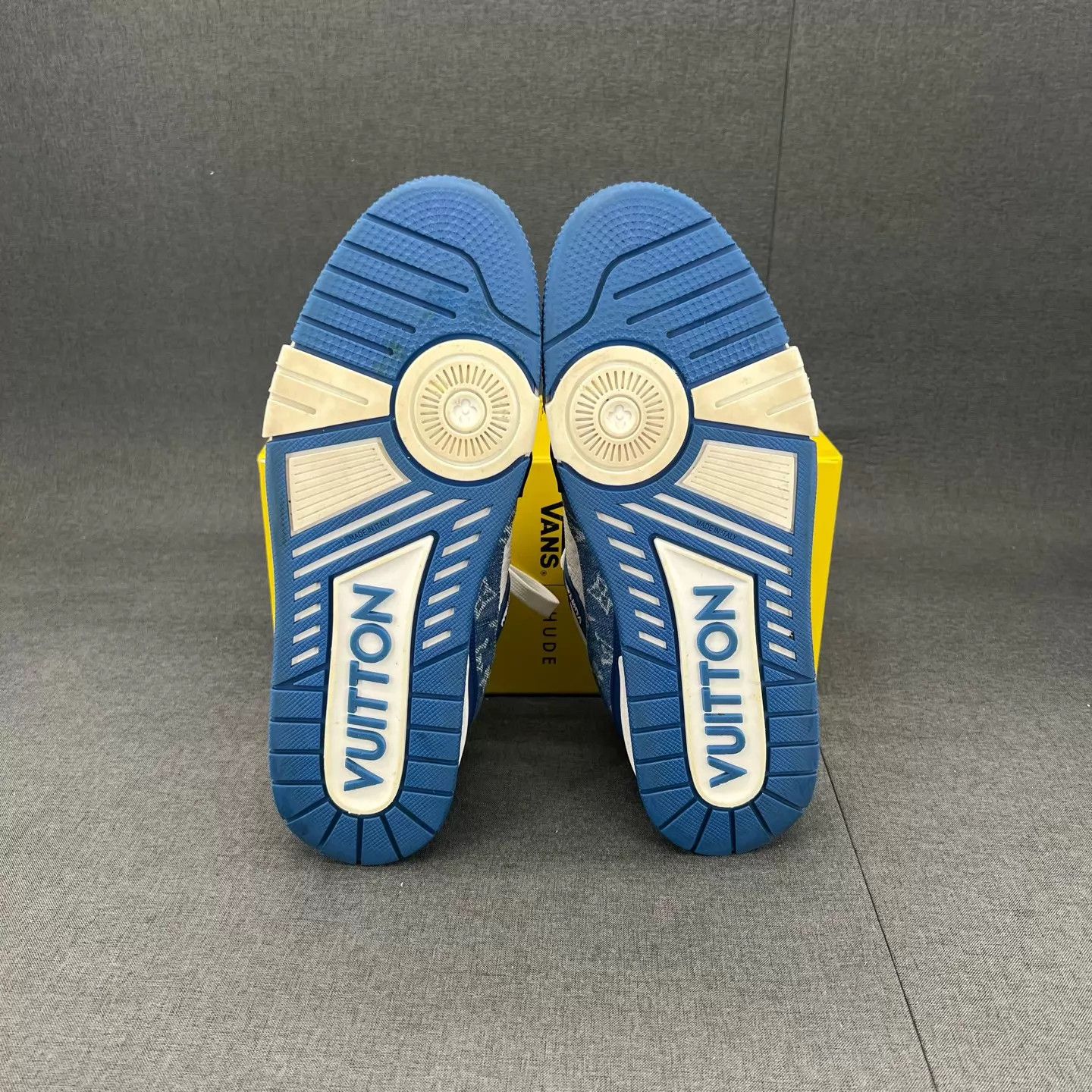 Louis Vuitton lv trainer white blue denim 9 original box Size US 10 / EU 43 - 5 Thumbnail