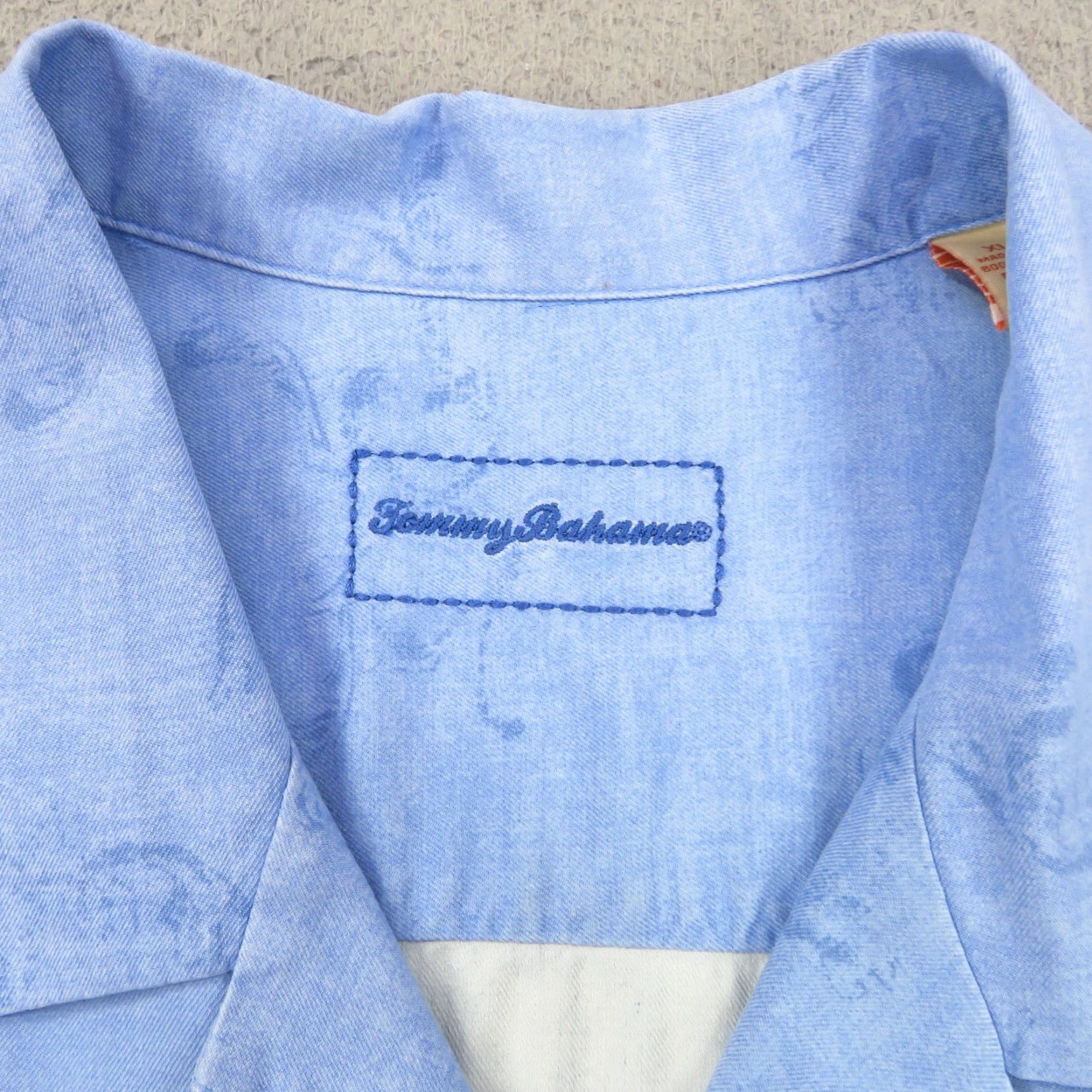 Tommy Bahama VINTAGE Tommy Bahama Silk Shirt XL Men Embroidered Button-Up Blue Floral Print Beach Hawaiian Tropical Shirt Mens Size US XL / EU 56 / 4 - 5 Thumbnail