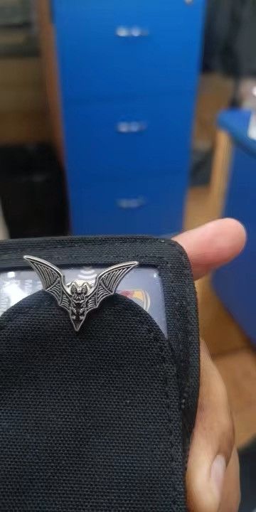 MLB 2Pcs Bat Enamel Pin Brooches Size ONE SIZE - 9 Thumbnail